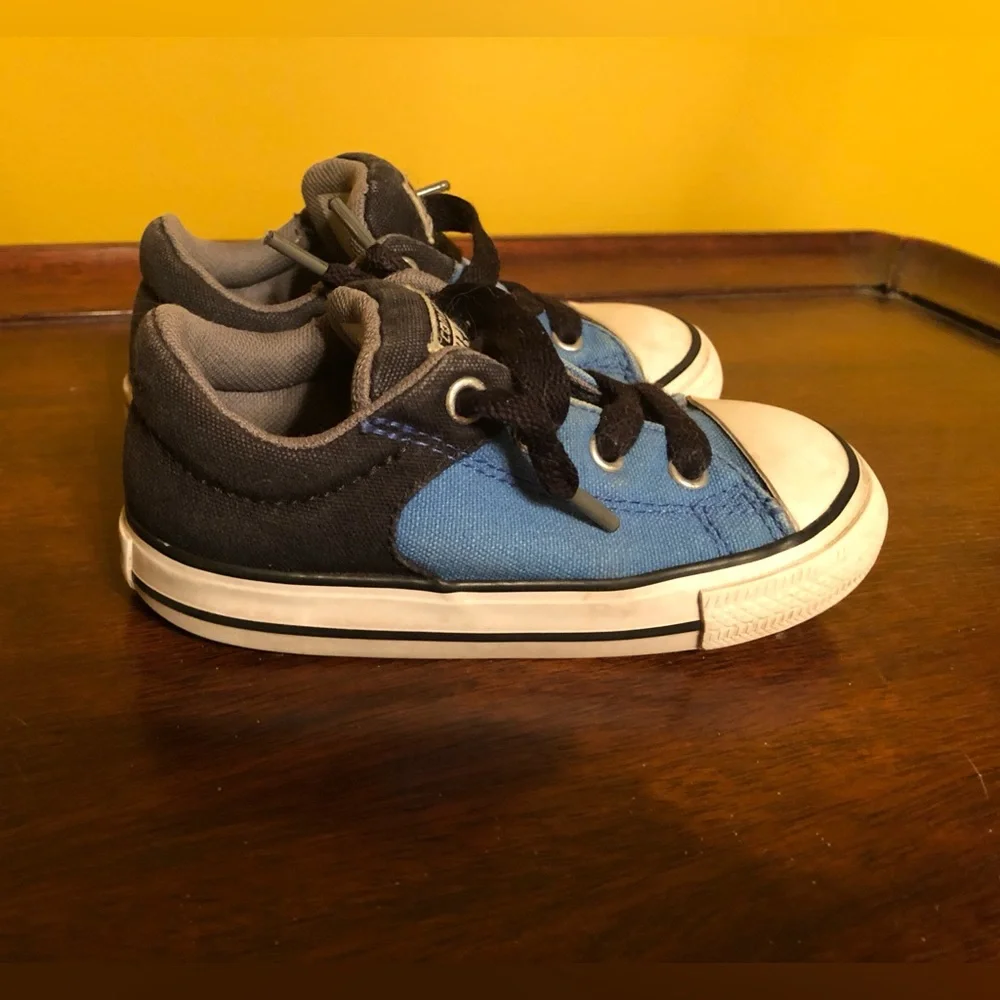 Converse All Star Chuck Taylor Toddler Size 8 Blue/ Black Canvas Tennis Shoe